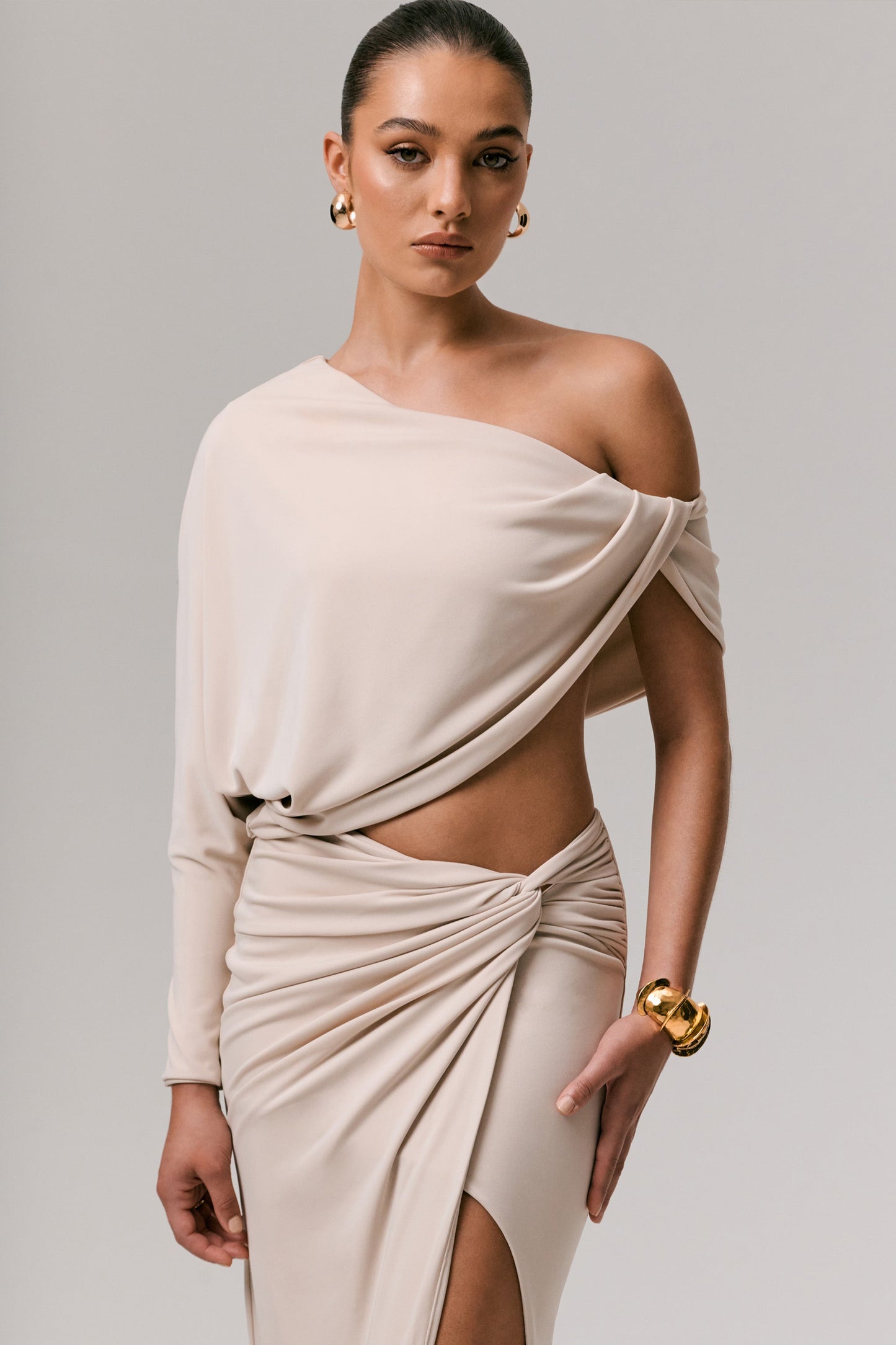 Dua | Cream Asymmetric One-Sleeve Draped Top